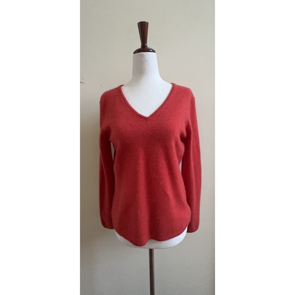 SUTTON STUDIO BLOOMINGDALE'S RED Cashmere V Neck Sweater - Women's M